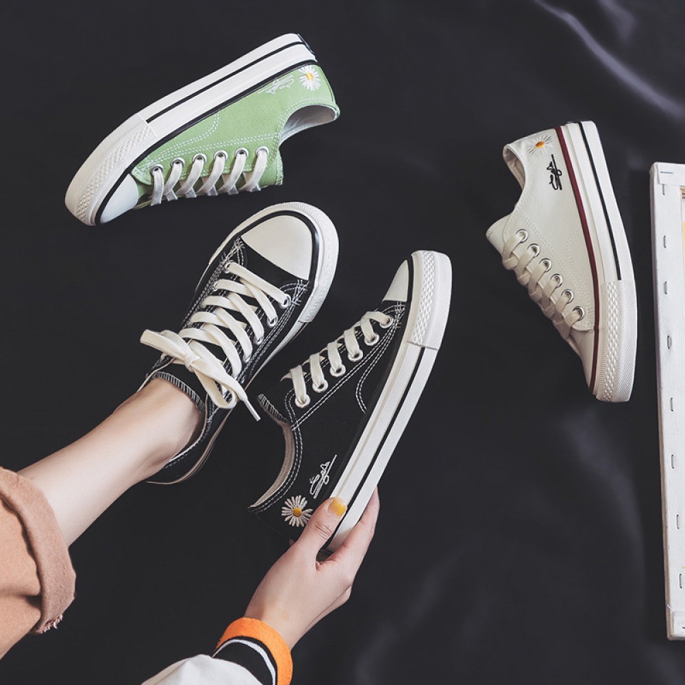 Spring New Low-Top Canvas Shoes Female Students Running Flat Casual Shoes Sneakers